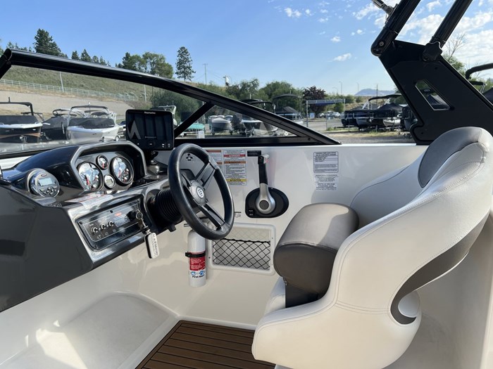 2018 Bayliner VR6 Photo 29 of 45