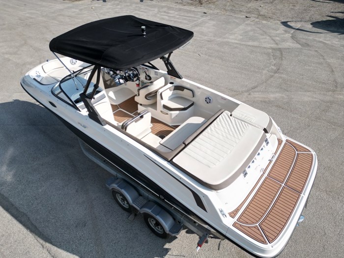 2018 Bayliner VR6 Photo 12 of 45
