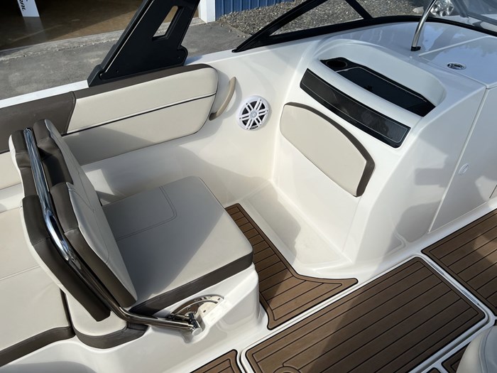 2018 Bayliner VR6 Photo 31 of 45