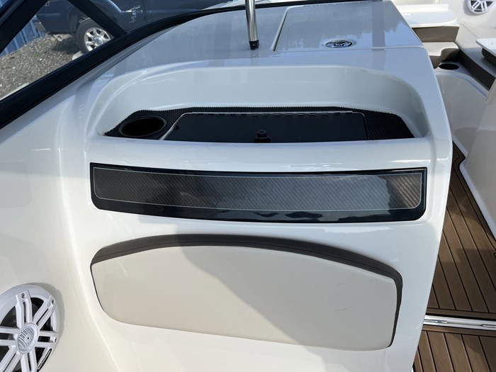 2018 Bayliner VR6 Photo 32 of 45