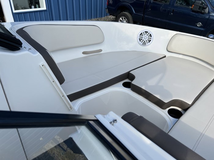 2018 Bayliner VR6 Photo 23 of 45