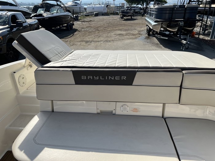 2018 Bayliner VR6 Photo 43 of 45