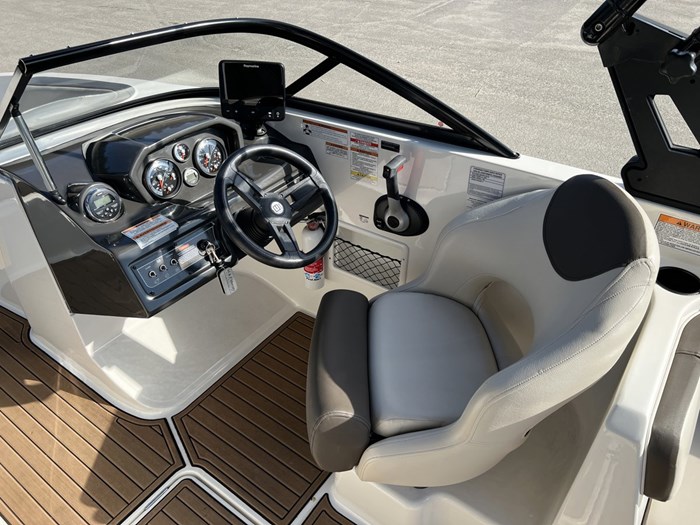 2018 Bayliner VR6 Photo 26 of 45