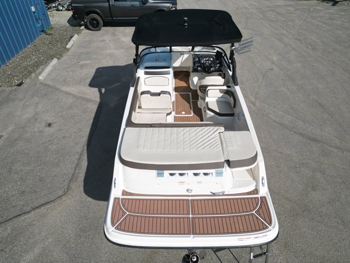 2018 Bayliner VR6 Photo 16 of 45