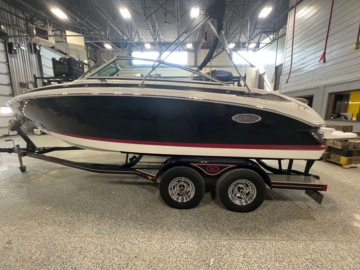 2012 Cobalt 222 Photo 2 of 22
