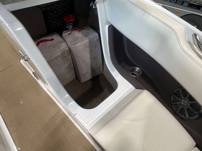 2012 Cobalt 222 Photo 12 of 22