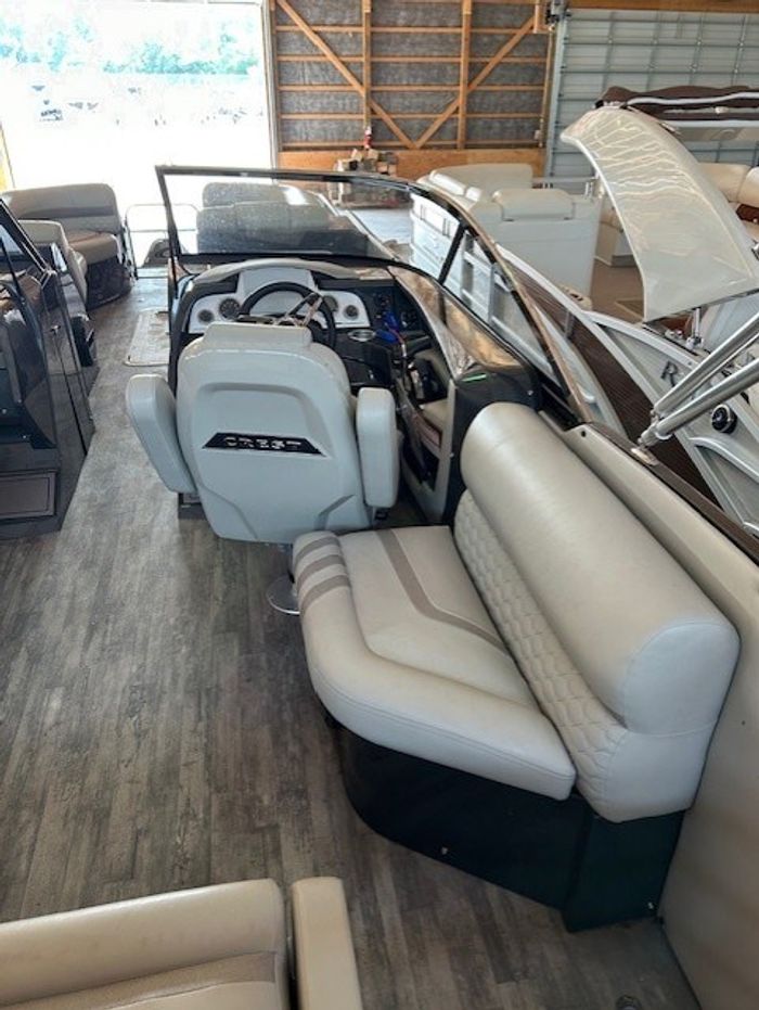 2022 Crest Pontoons Continental NX 270 SLS Photo 9 of 11