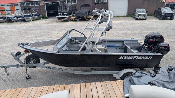 2020 KingFisher 1825 Falcon Photo 9 of 37