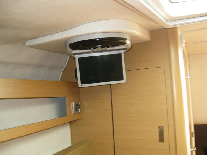 2009 Sea Ray Sundancer 270 Photo 16 of 23