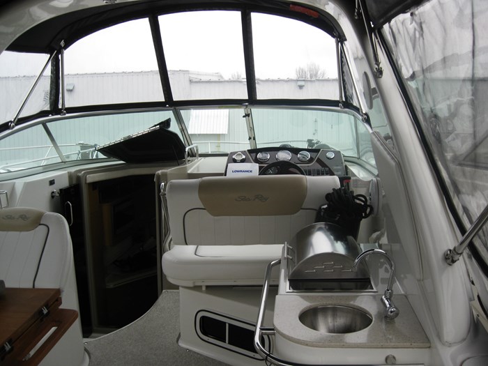 2009 Sea Ray Sundancer 270 Photo 13 of 23