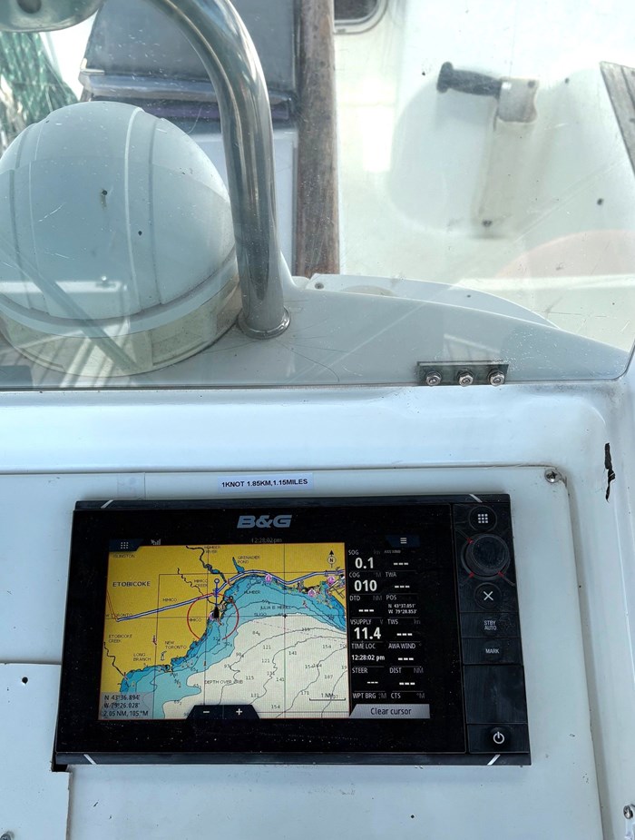 1998 Beneteau 381 Photo 30 of 34