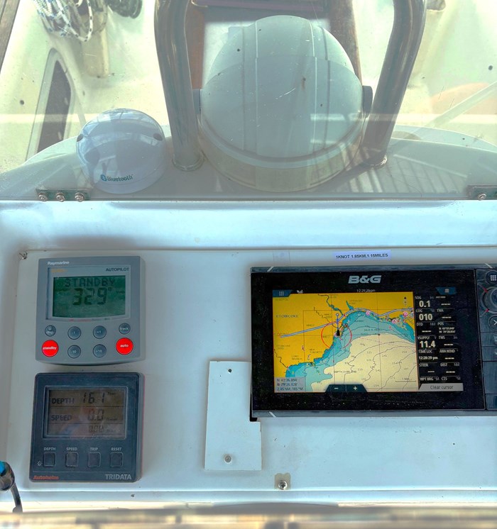 1998 Beneteau 381 Photo 8 of 34