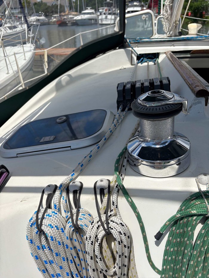 1998 Beneteau 381 Photo 10 of 34