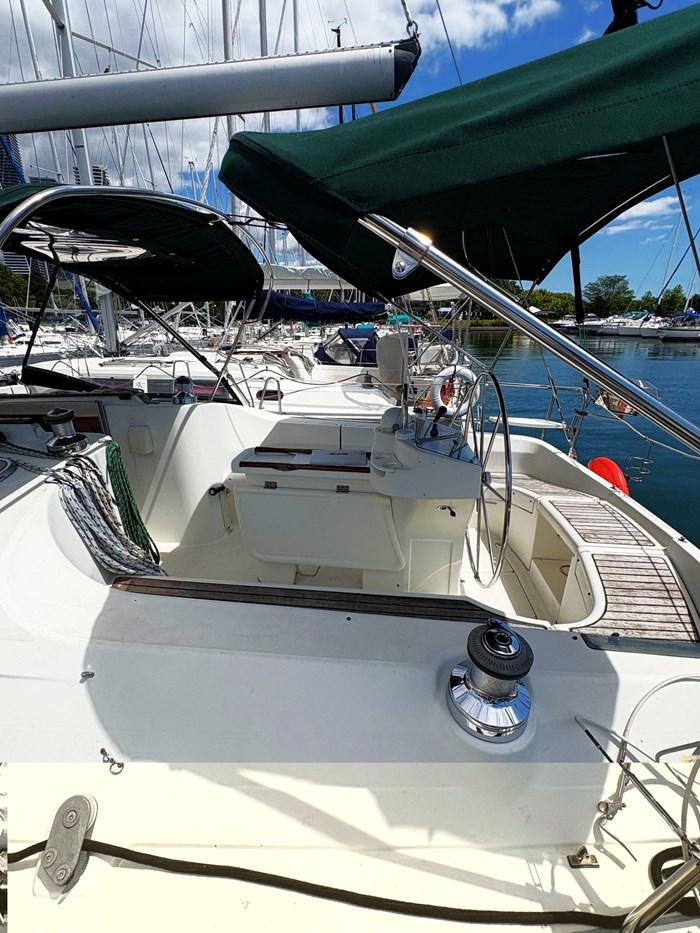 1998 Beneteau 381 Photo 5 of 34