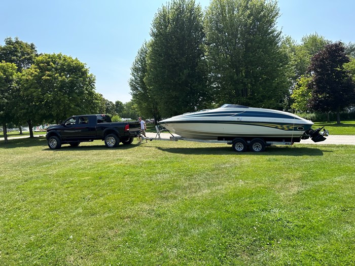 1998 CROWNLINE 266 LTD. Photo 2 of 21