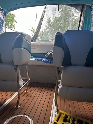 1998 CROWNLINE 266 LTD. Photo 14 of 21