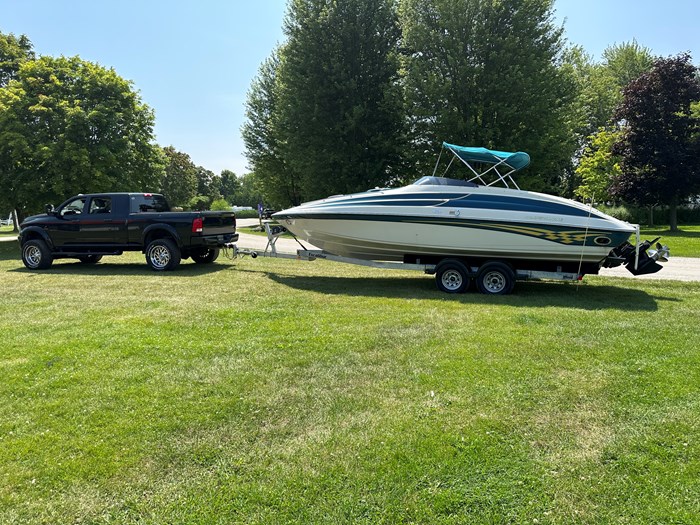 1998 CROWNLINE 266 LTD. Photo 3 of 21