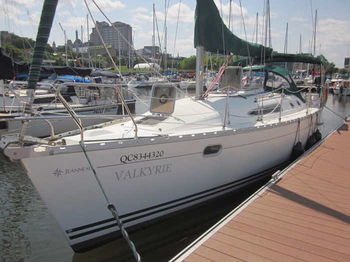 2000 Jeanneau Sun Odyssey 34.2 Photo 12 of 40