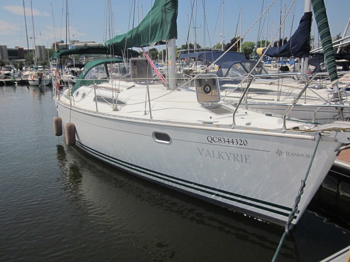 2000 Jeanneau Sun Odyssey 34.2 Photo 2 of 40