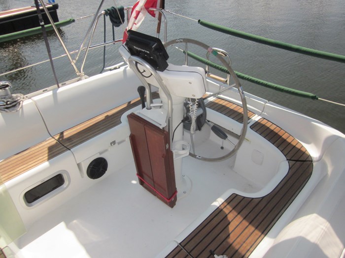 2000 Jeanneau Sun Odyssey 34.2 Photo 6 of 40