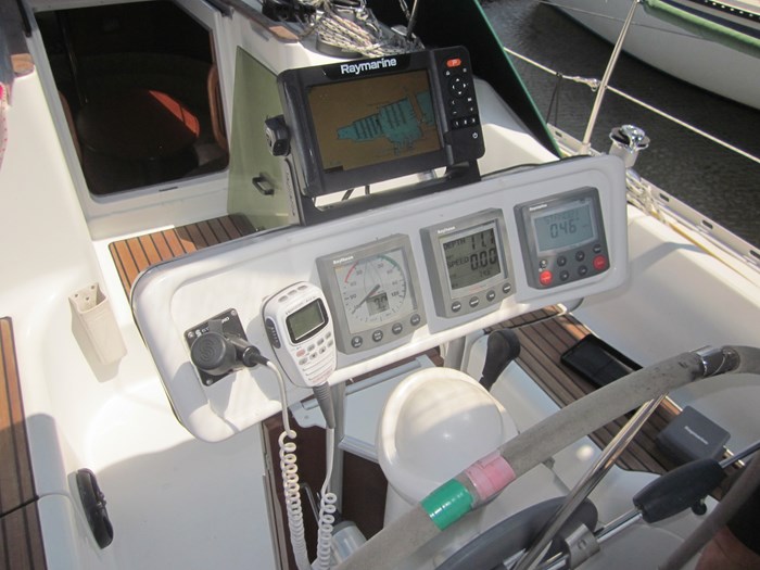 2000 Jeanneau Sun Odyssey 34.2 Photo 10 of 40