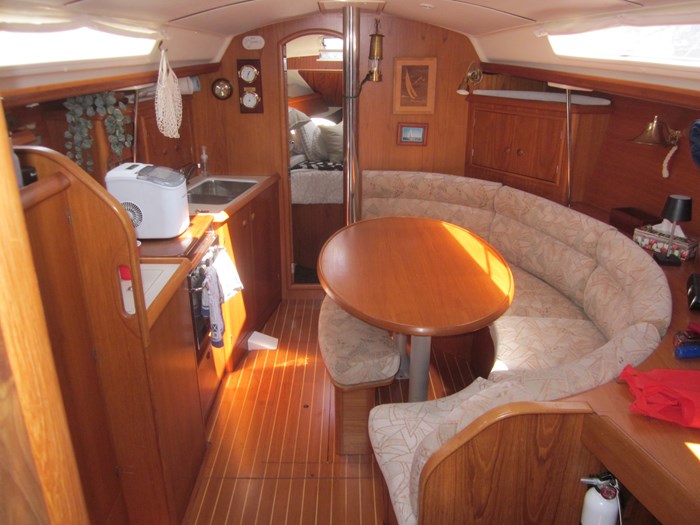 2000 Jeanneau Sun Odyssey 34.2 Photo 17 of 40