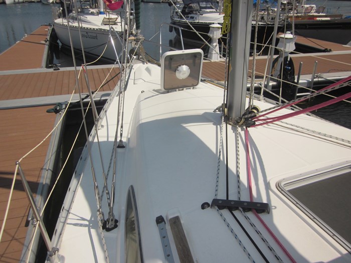2000 Jeanneau Sun Odyssey 34.2 Photo 27 of 40