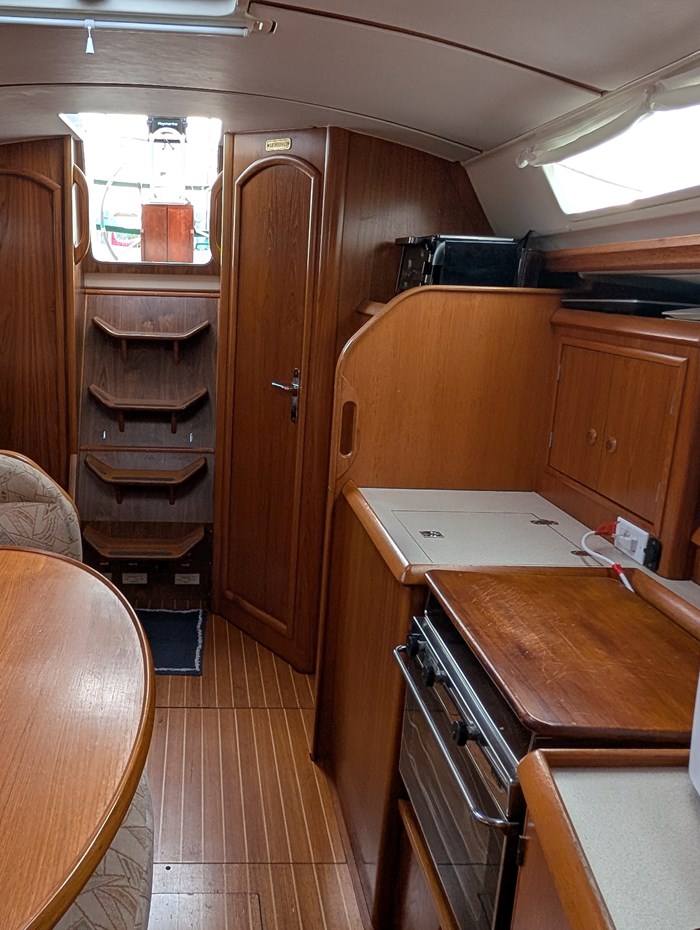 2000 Jeanneau Sun Odyssey 34.2 Photo 21 of 40