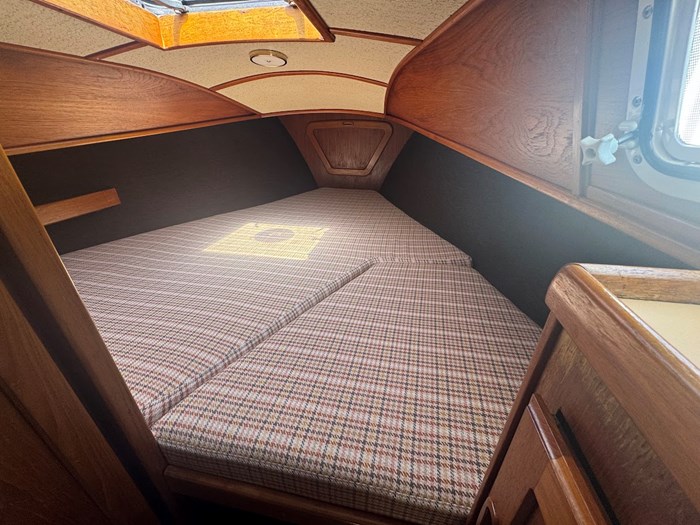 1981 Truant 370 Pilothouse Photo 15 of 24