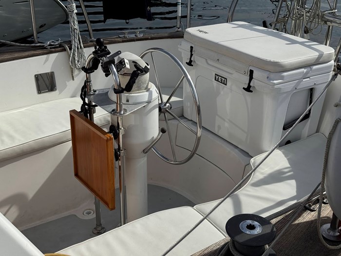 1981 Truant 370 Pilothouse Photo 5 of 24