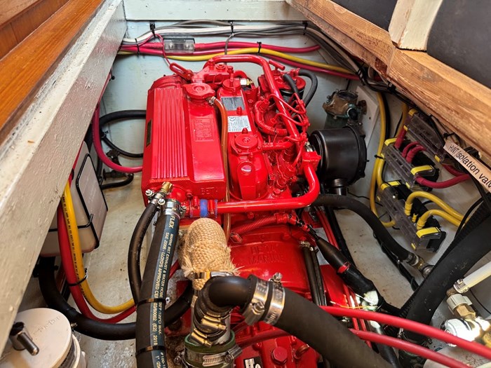 1981 Truant 370 Pilothouse Photo 18 of 24