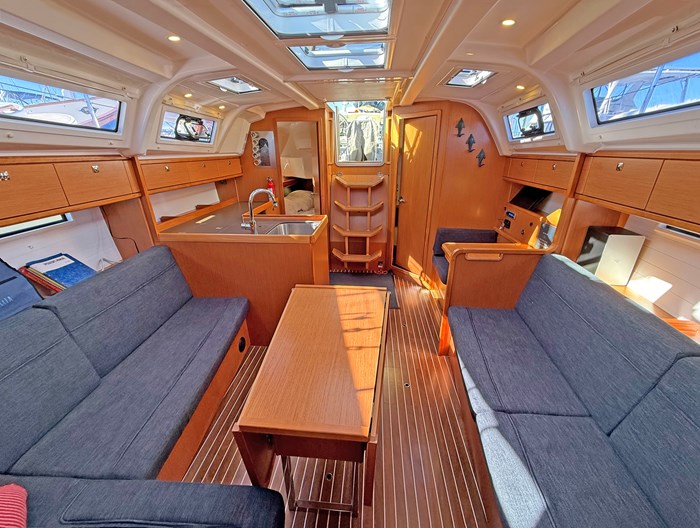 2015 Bavaria Cruiser 37 Photo 11 of 30