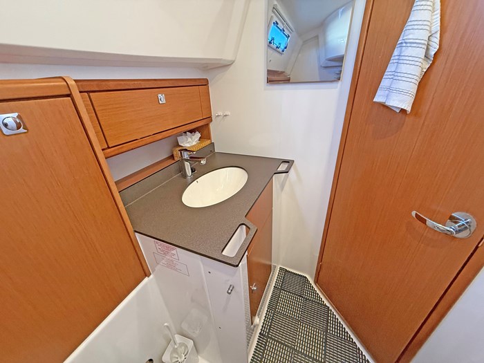 2015 Bavaria Cruiser 37 Photo 17 of 30