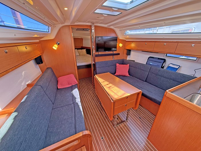 2015 Bavaria Cruiser 37 Photo 9 of 30