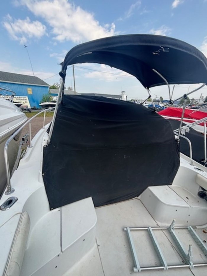 2001 Seaswirl Striper 2101 Photo 4 of 6