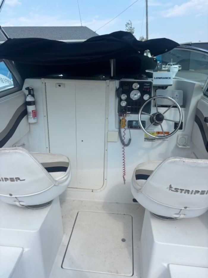 2001 Seaswirl Striper 2101 Photo 6 of 6