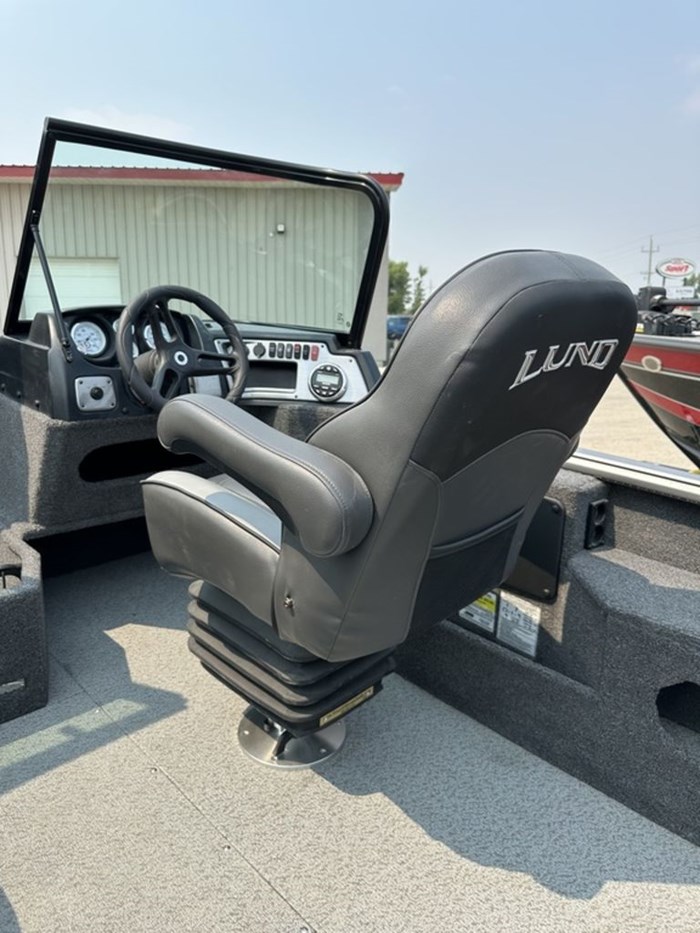 2021 Lund 1875 Impact Sport Photo 2 of 3