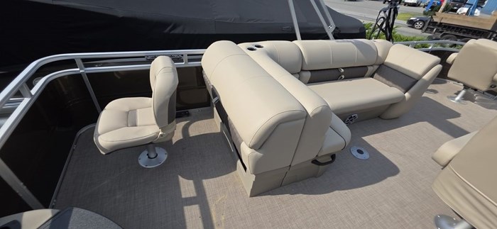 2025 Sun Tracker Sportfish™ 20 DLX Photo 13 of 17