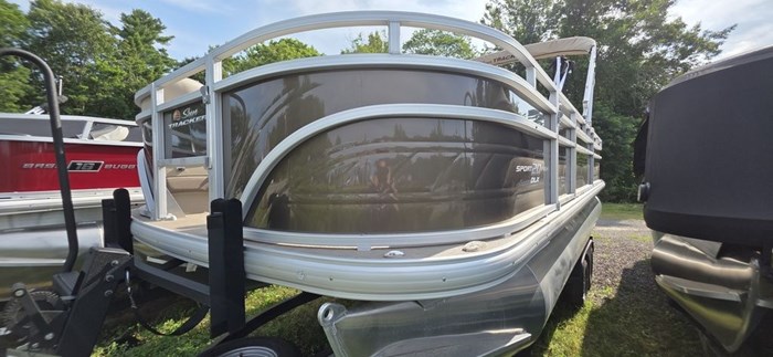 2025 Sun Tracker Sportfish™ 20 DLX Photo 2 of 17