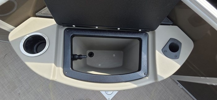2025 Sun Tracker Sportfish™ 20 DLX Photo 15 of 17