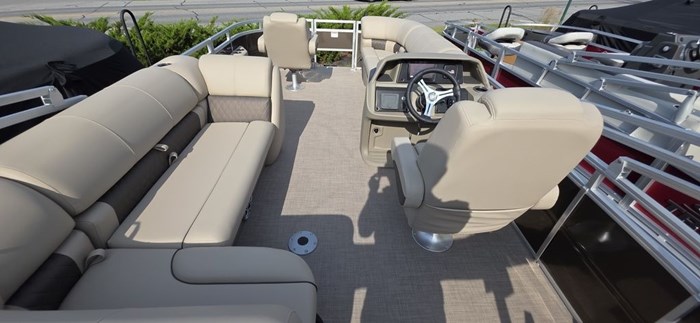 2025 Sun Tracker Sportfish™ 20 DLX Photo 12 of 17