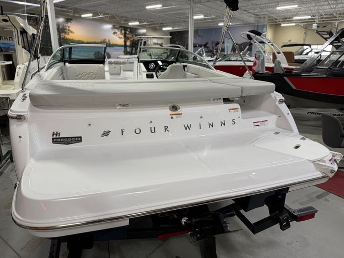 2026 Four Winns H1 HORIZON FREEDOM Photo 2 of 8