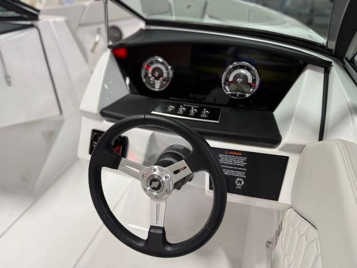 2026 Four Winns H1 HORIZON FREEDOM Photo 4 of 8