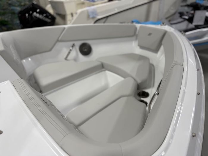 2026 Four Winns H1 HORIZON FREEDOM Photo 6 of 8