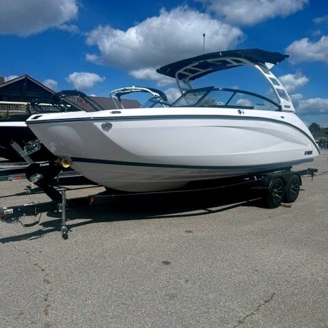 2024 Yamaha 252SD Photo 2 of 9