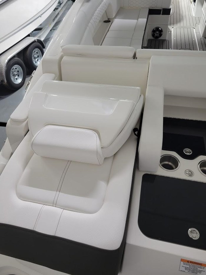 2022 Sea Ray SDX 290 Photo 11 of 29
