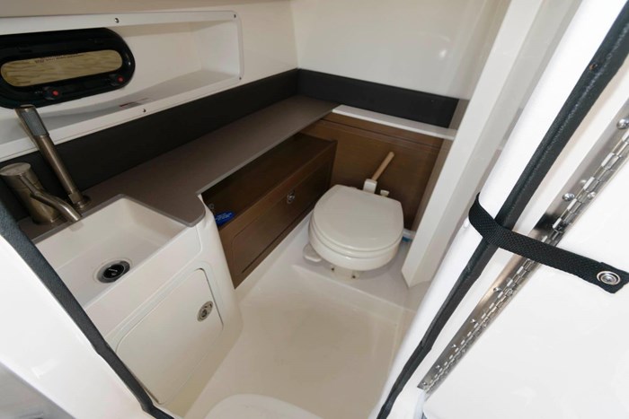 2022 Sea Ray SDX 290 Photo 21 of 29