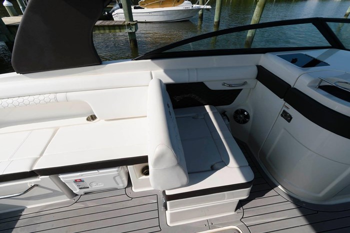 2022 Sea Ray SDX 290 Photo 23 of 29