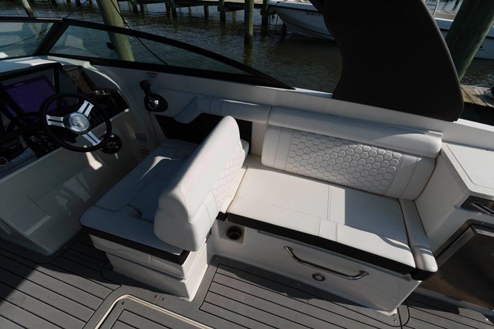 2022 Sea Ray SDX 290 Photo 24 of 29