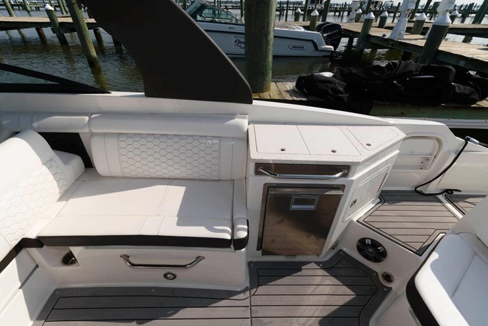 2022 Sea Ray SDX 290 Photo 26 of 29